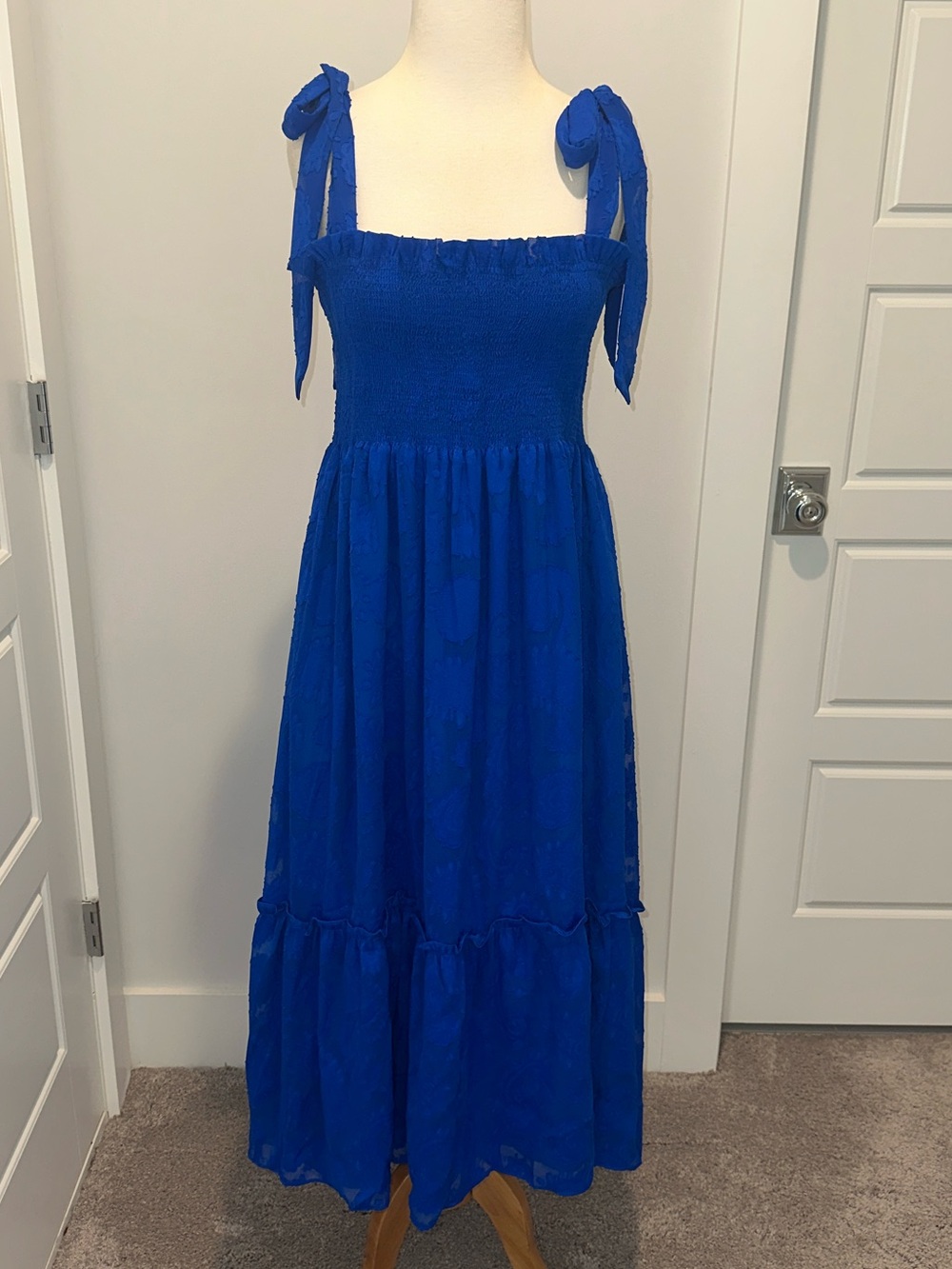 Lilly Pulitzer Rivera Smocked Midi Dress in Blue Grotto Size Large - Picture 2 of 12